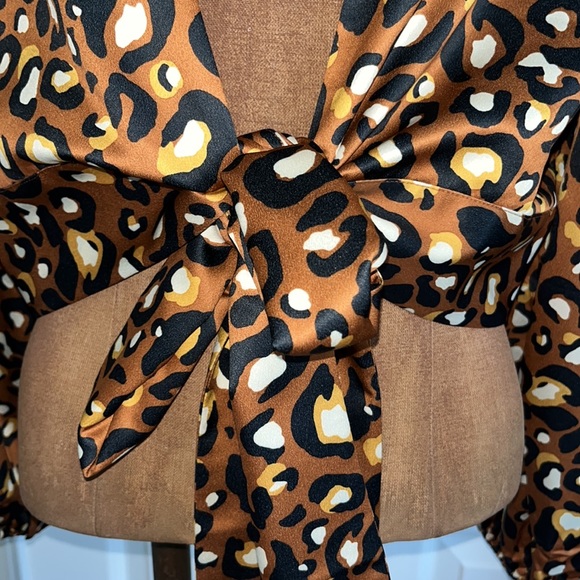 Fun leopard print cropped shell from Express - Picture 3 of 4